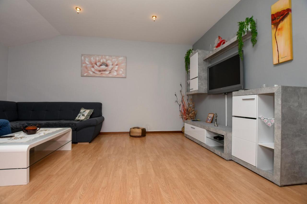 Apartment Camelia Porec Ngoại thất bức ảnh